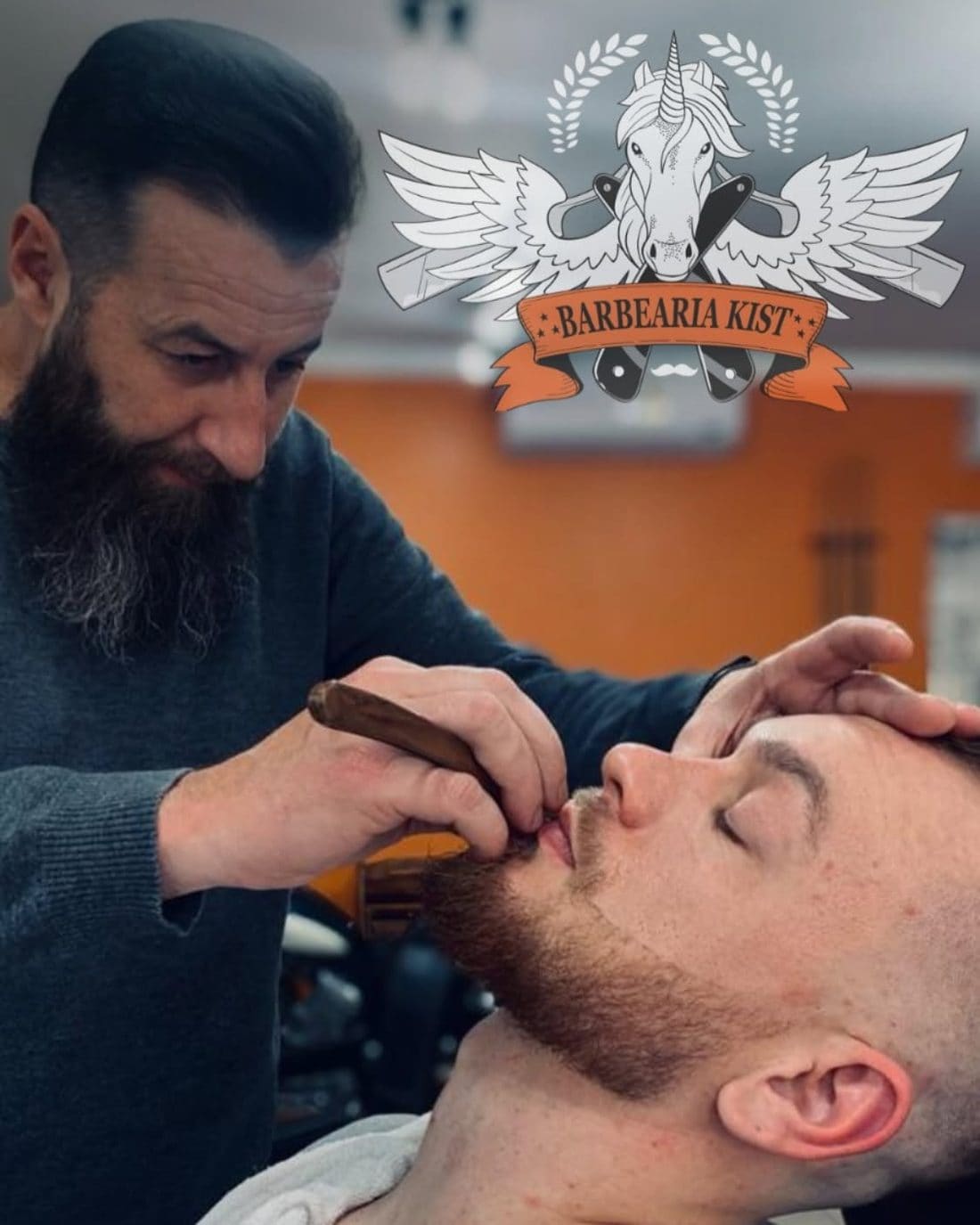 Acabamento da barba feito na navalha